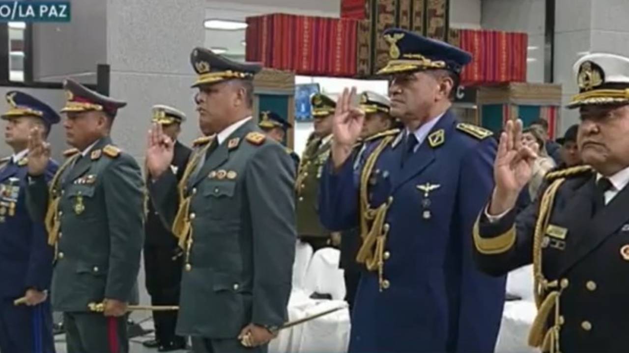 Presidente cambia el Alto Mando Militar