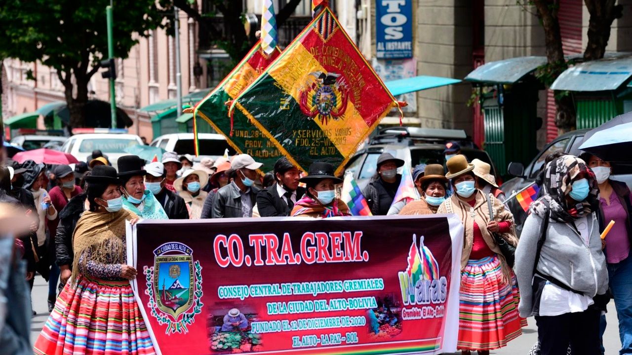 Gremiales se movilizan en La Paz para exigir intervención militar en el chapare y poner fin a bloqueos