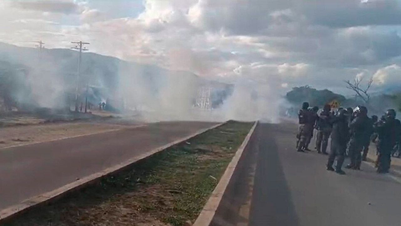 Bloqueadores en Mariana levantan el bloqueo temporalmente y liberan carretera hacia Santa Cruz