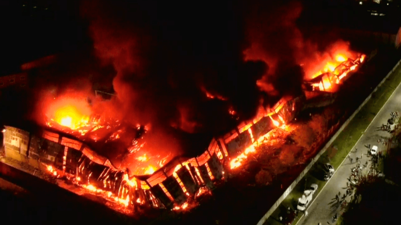 Identifican a persona que murió calcinada en el incendio del Parque Industrial