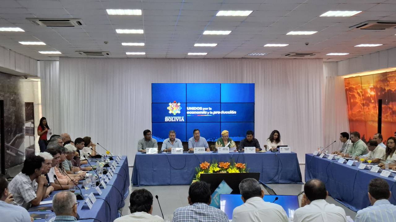 Comienza reunión clave entre productores del Oriente y el gobierno para abordar crisis del diésel