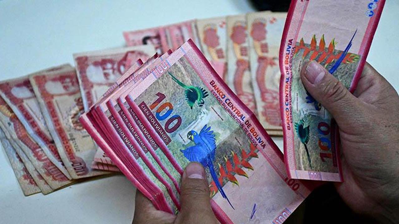 Policía secuestra Bs 1.7 millones ocultos en cajas de cartones