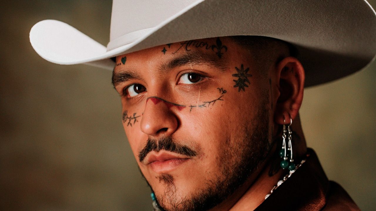 Christian Nodal podría hacer de villano en una telenovela mexicana