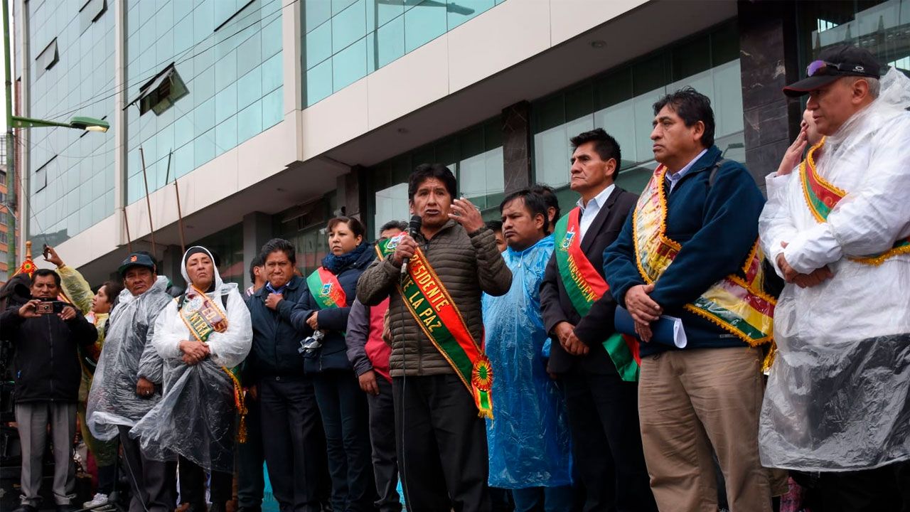 Sectores paceños exigen solución a la crisis económica