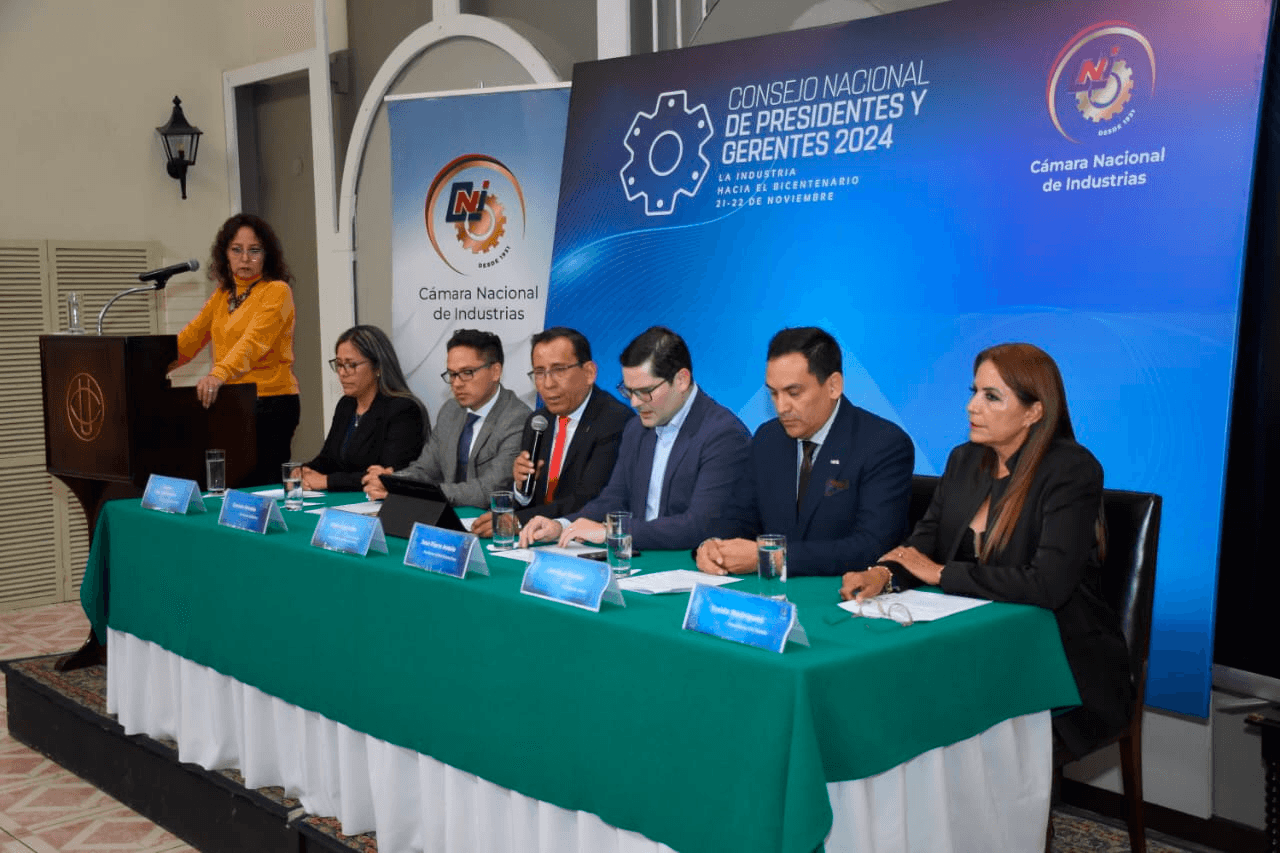 Industriales alertan crisis económica y exigen medidas inmediatas para evitar el colapso
