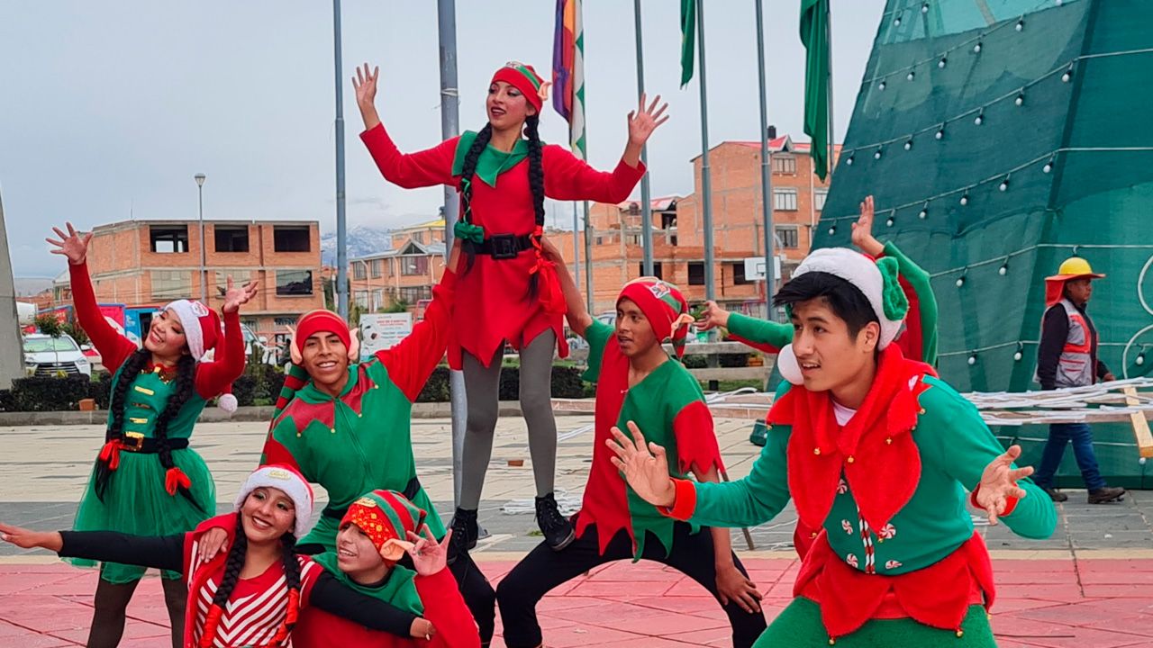 El Alto se alista para el encendido del árbol de Navidad más grande de Bolivia y las festividades de fin de año