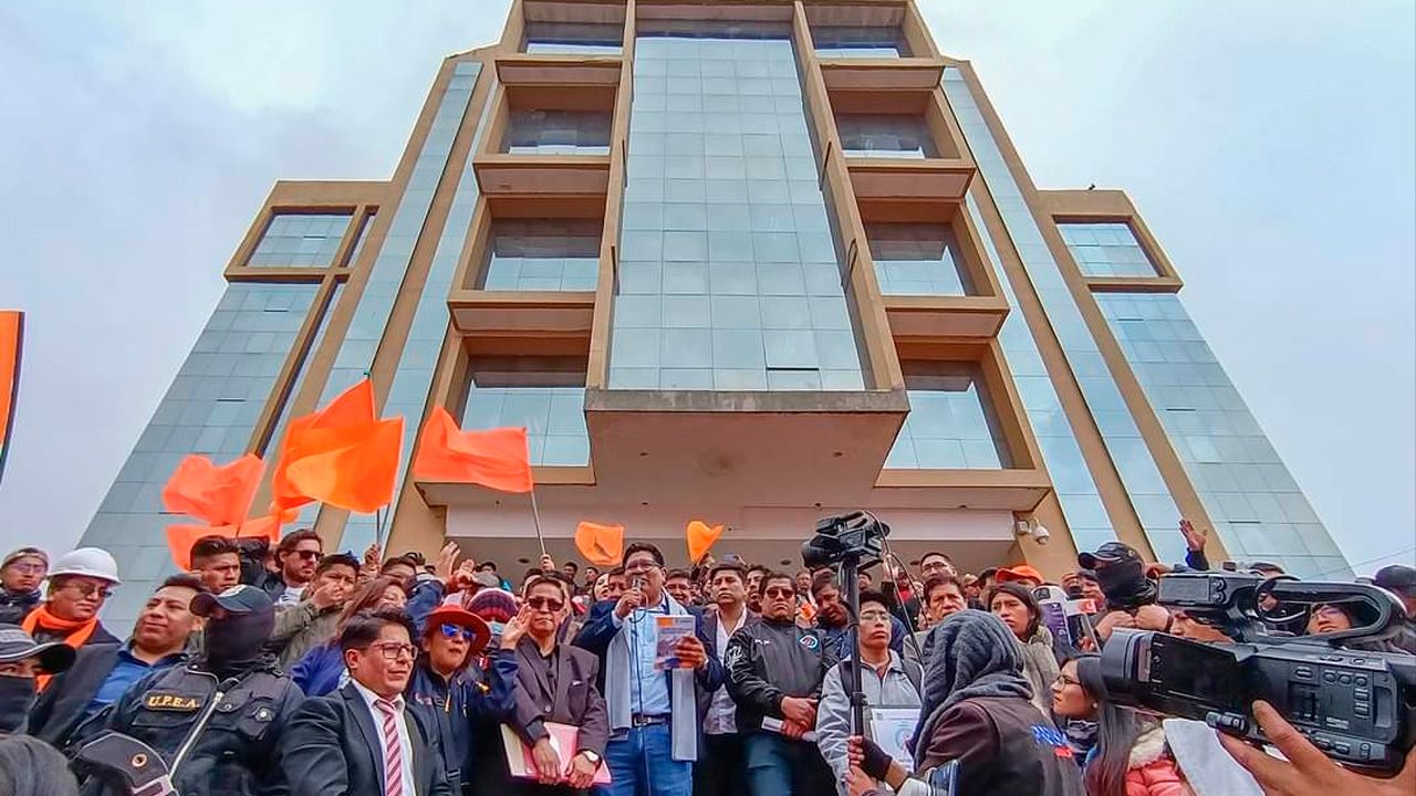 Asamblea docente-estudiantil de la UPEA aprueba gestión de sus máximas autoridades