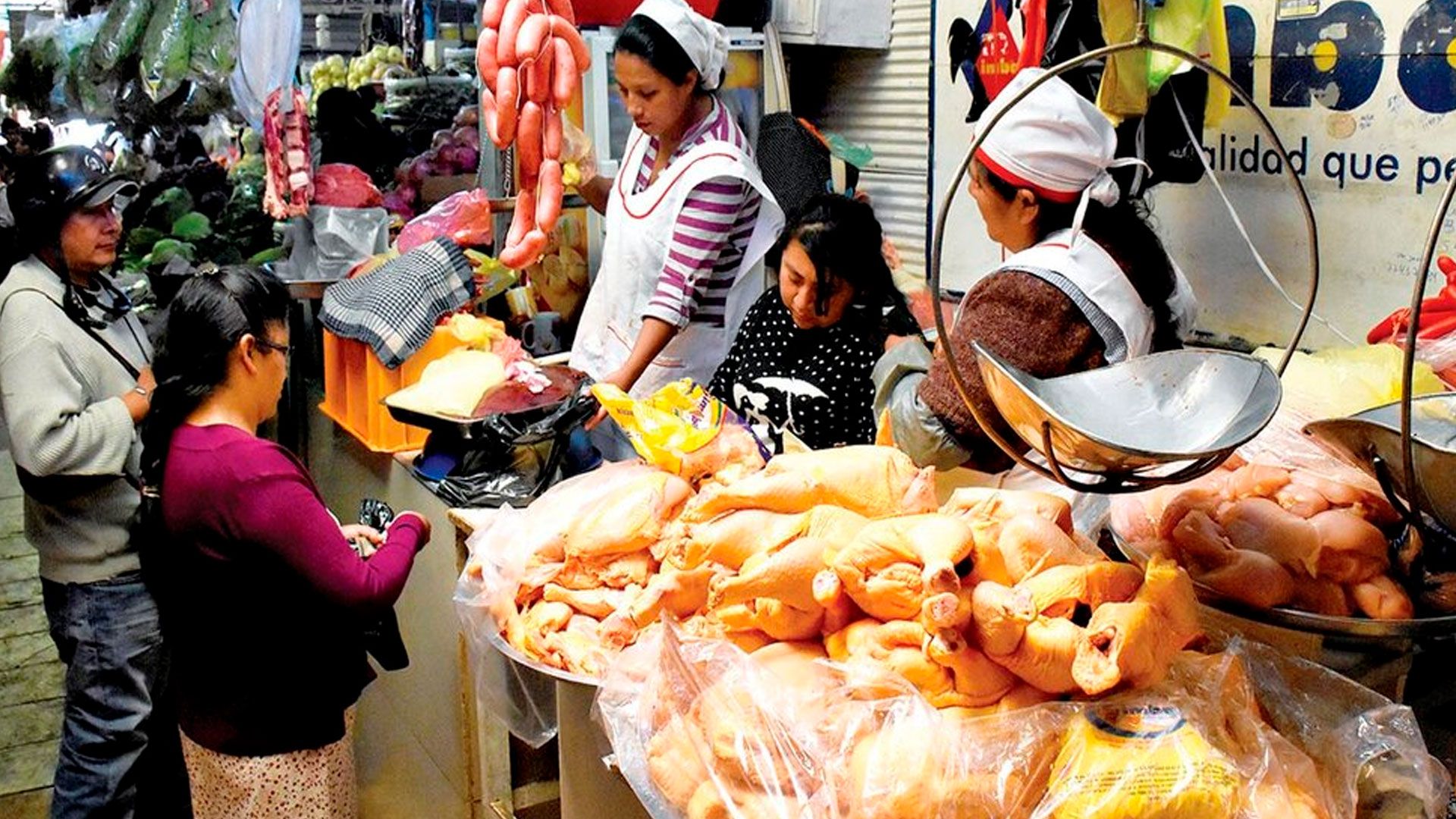 ADA advierte crisis en la producción de carne de pollo para 2025