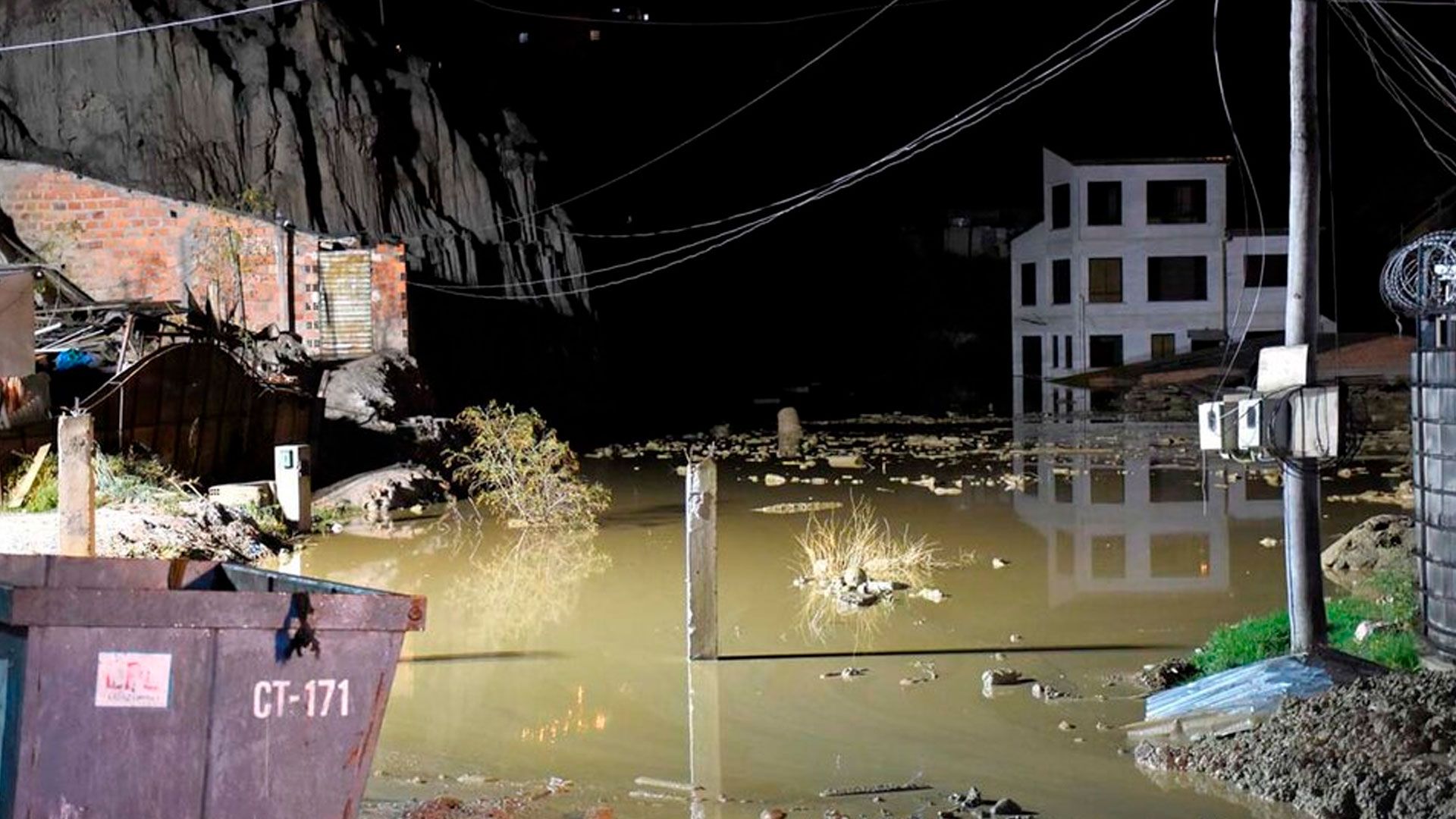 Persistentes lluvias dejan 14 fallecidos y activan alerta por desbordes en Bolivia