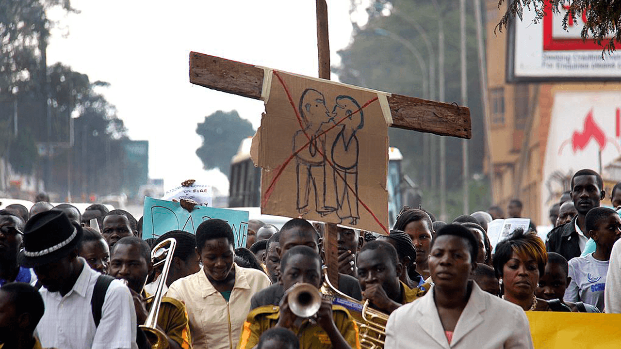 Cadena perpetua y pena de muerte por ser gay en Uganda