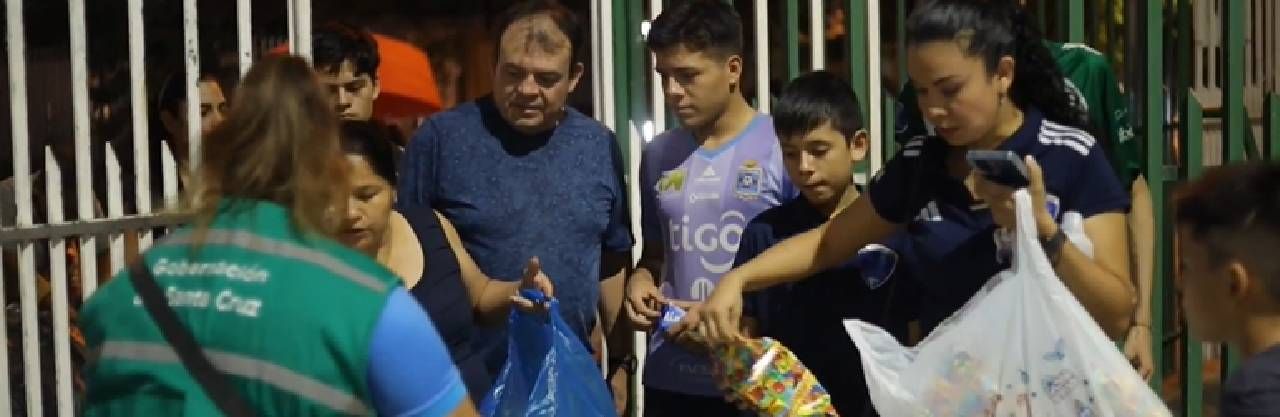 Partido benéfico regalame un sonrisa recaudó regalos para niños del hospital Oncológico y Casa de Acogida