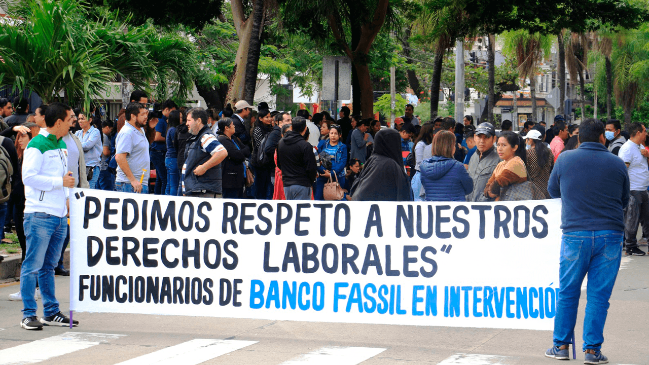  Ex Banco Fassil paga parcialmente los salarios de sus trabajadores