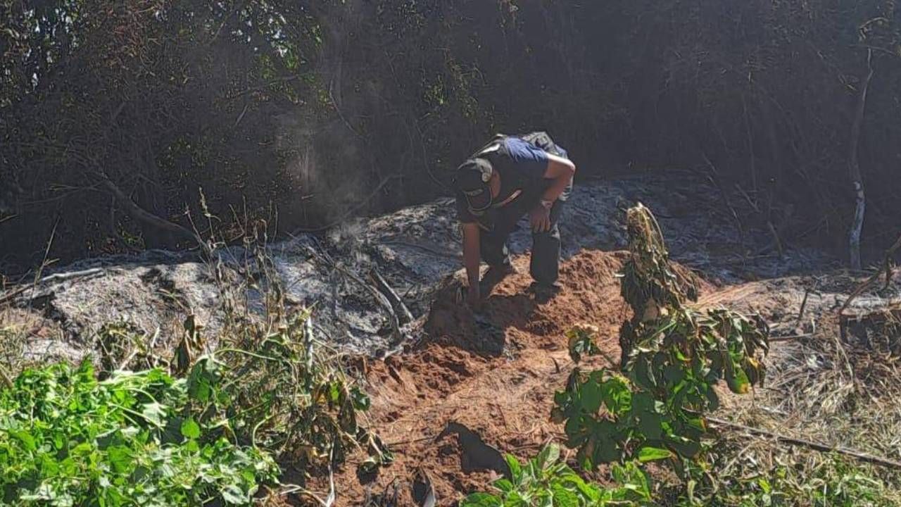 Aprehenden a dos sospechosos vinculados a crimen y narcotráfico tras hallazgo de cuerpos carbonizados en Santa Cruz