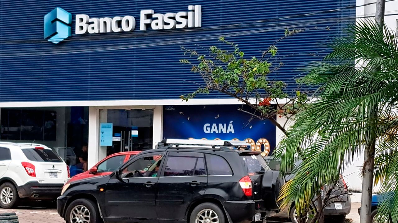 Exvicepresidente del Banco Fassil sale de la clínica y será citado por la Fiscalía