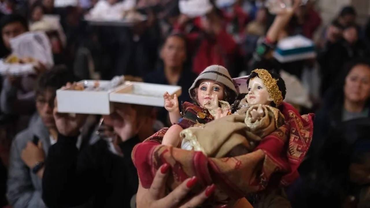 Feligreses piden «salud y paz» para Bolivia en la celebración del Día de los Reyes Magos