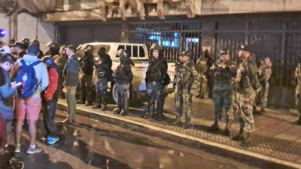 Camioneta que llevaba cerca de Bs 6 millones fue retenida y luego liberada, ¿de quién era el dinero?