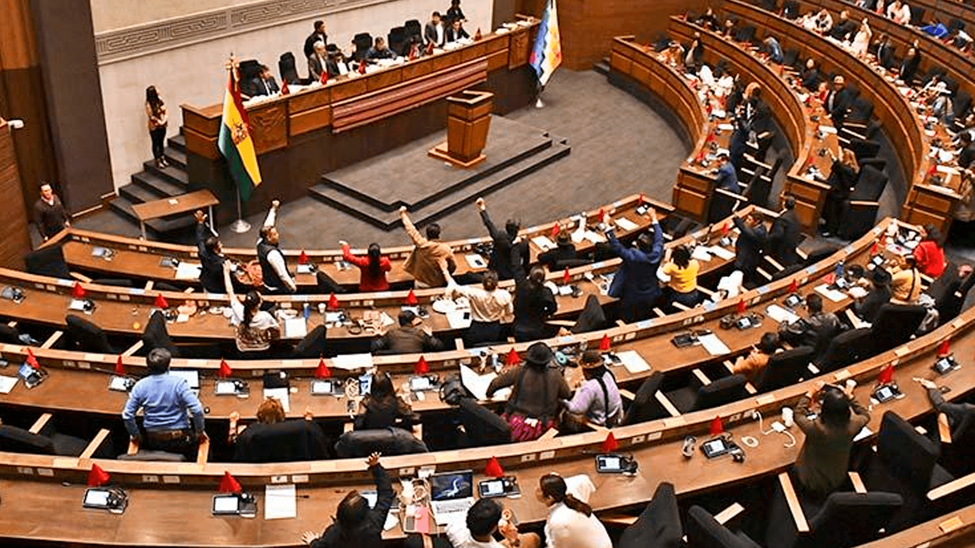 Arce promulga la Ley 1614 para elecciones transparentes 