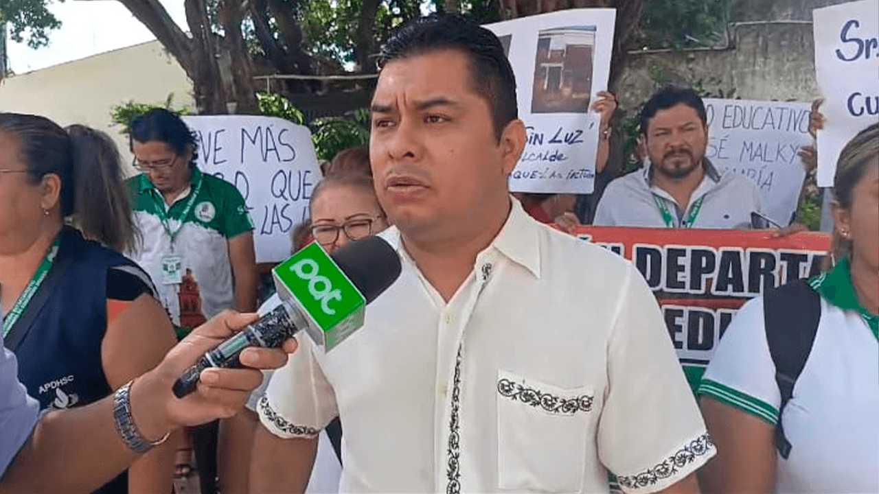 Maestros urbanos protestan por falta de mantenimiento y servicios básicos en escuelas  
