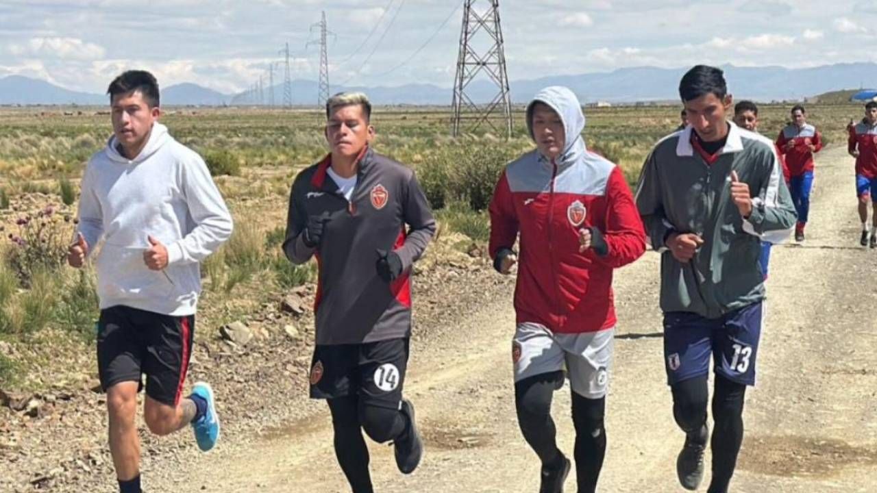 Tres caras nuevas en la pretemporada de Totora Real Oruro