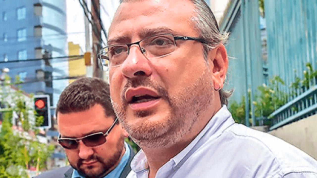 Calvo: “Lo ratifico, la whiphala no me representa”