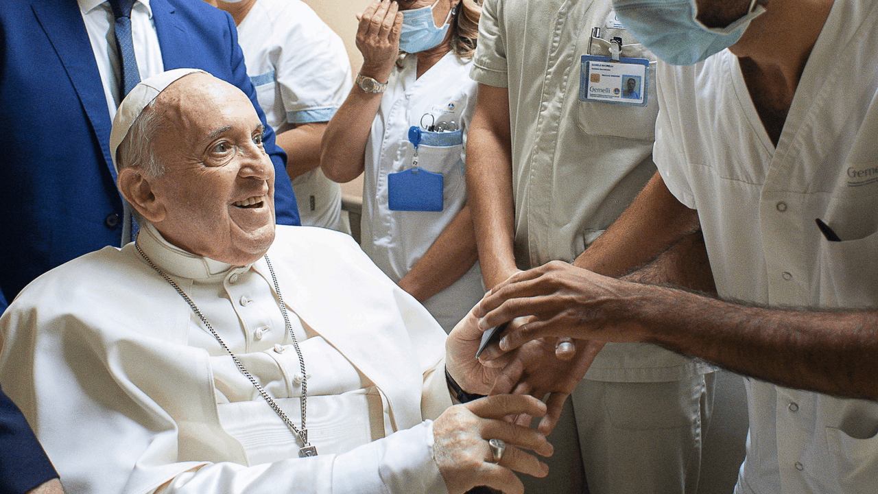 Informan que el Papa Francisco  será sometido a una  operación de urgencia