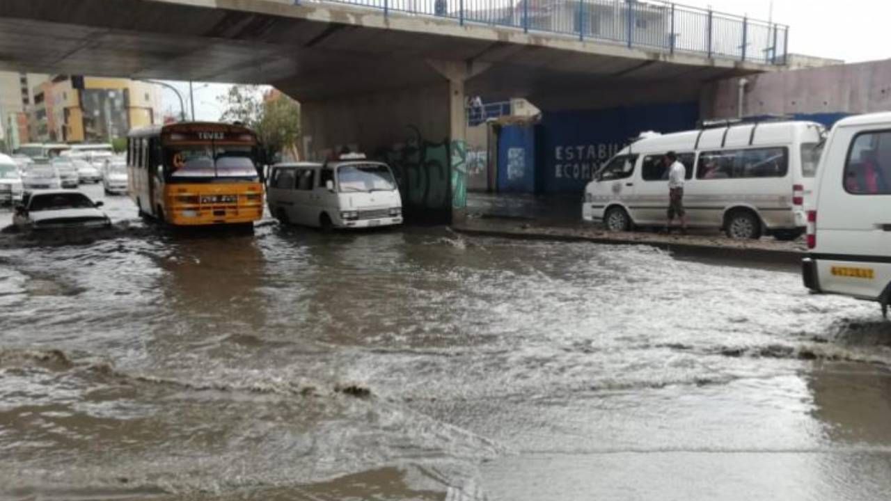 Bloqueo del transporte es contundente en Quillacollo y se suspenden los viajes al occidente