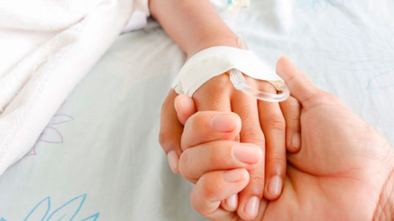 Niño ataca dentro de su colegio a una niña de 6 años