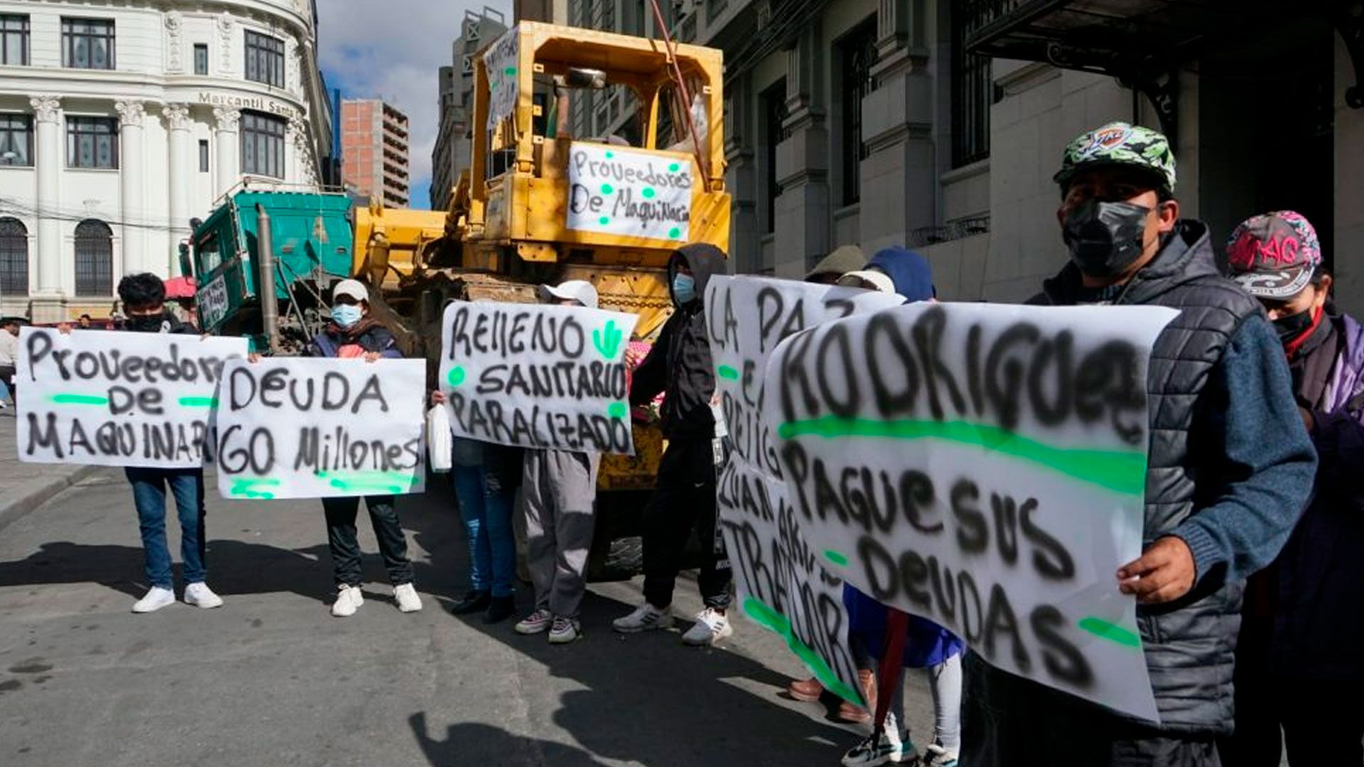 Empresas protestan contra la Alcaldía de La Paz y logran acuerdo de pago 