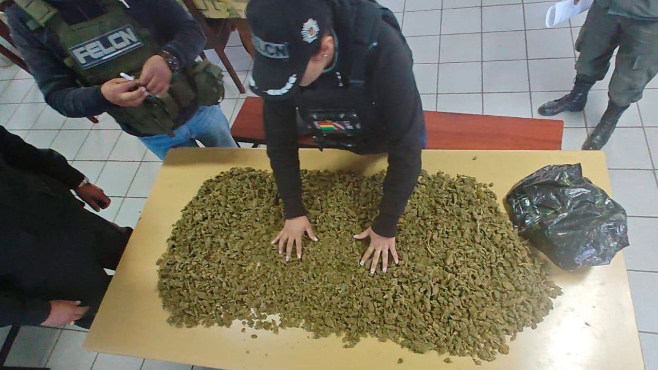 Aprehenden a policía por permitir el ingreso de marihuana a Chonchocoro