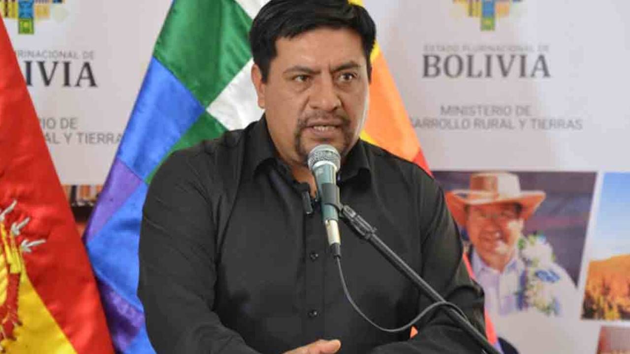  Política Ministro Flores descalifica las denuncias en su contra: “este tema es netamente político”