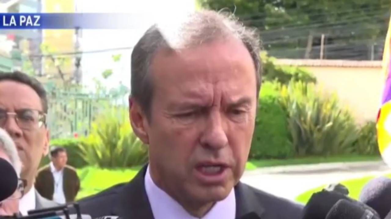 Quiroga ingresa a la cumbre del TSE con «seis temas fundamentales» para los comicios