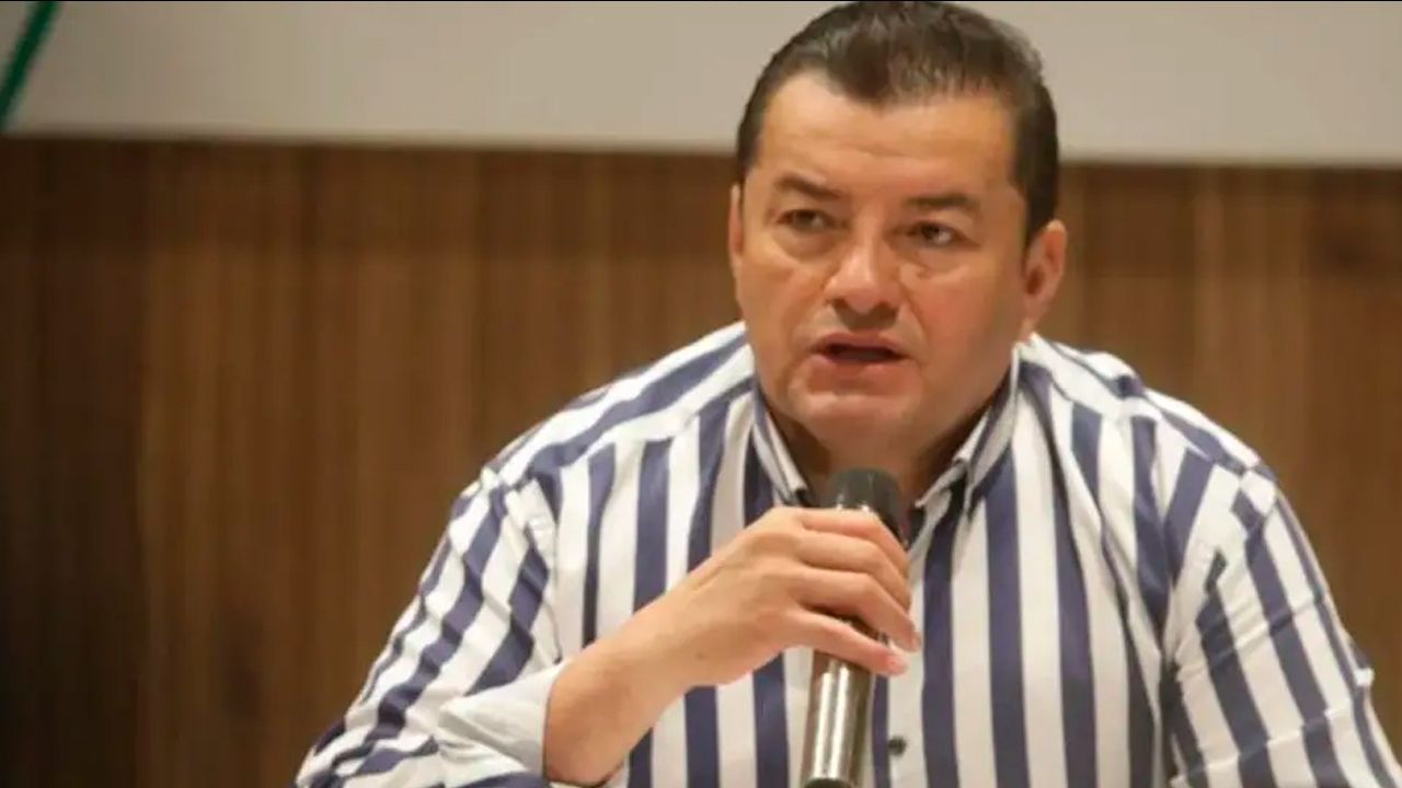 Concejo aprueba viaje de Jhonny Fernández y designa a su reemplazo interino
