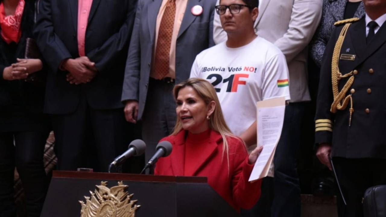 Añez reivindica el 21F como la fiesta nacional de la defensa de la democracia