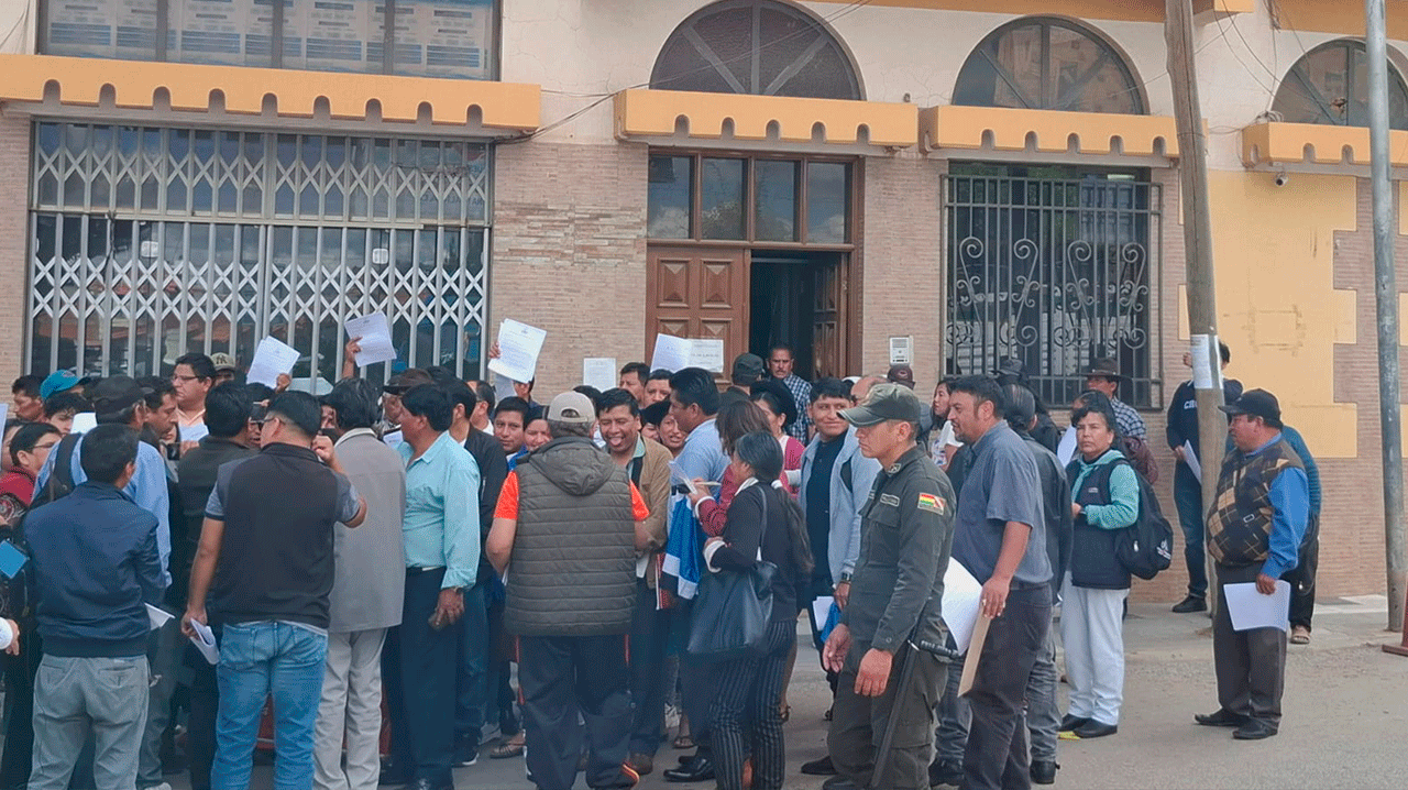 Militantes de Evo Morales renuncian al MAS y se suman al Frente para la Victoria
