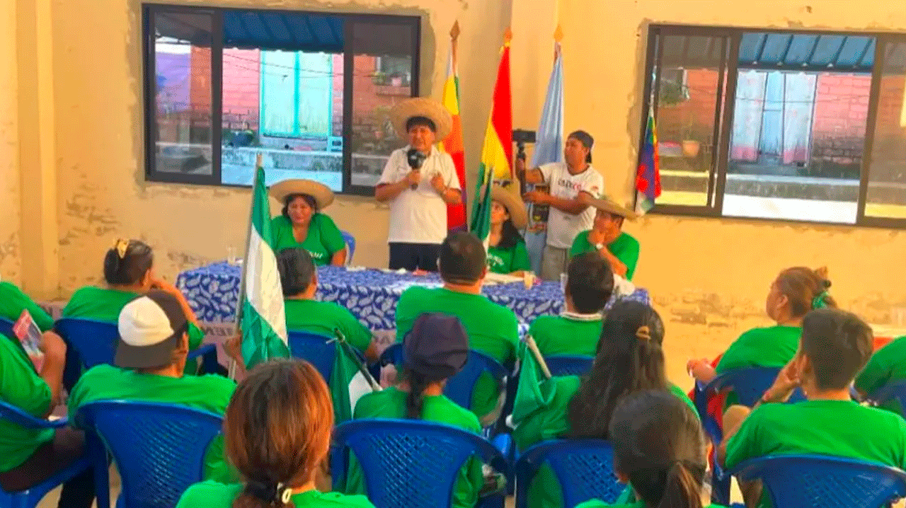 Evo Morales renuncia al MAS e ingresa al Frente Para la Victoria (FPV), anuncia exministra