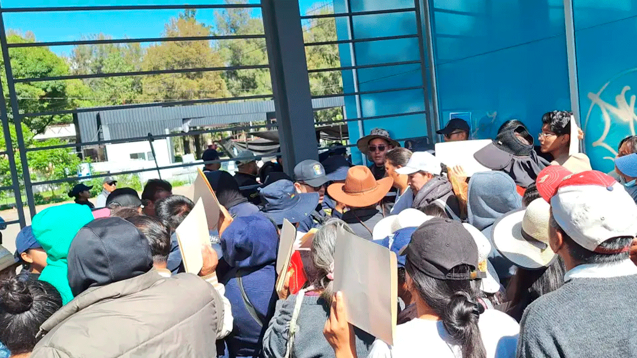 Denuncian cobros irregulares en adjudicación de espacios para el Corso de Corsos 