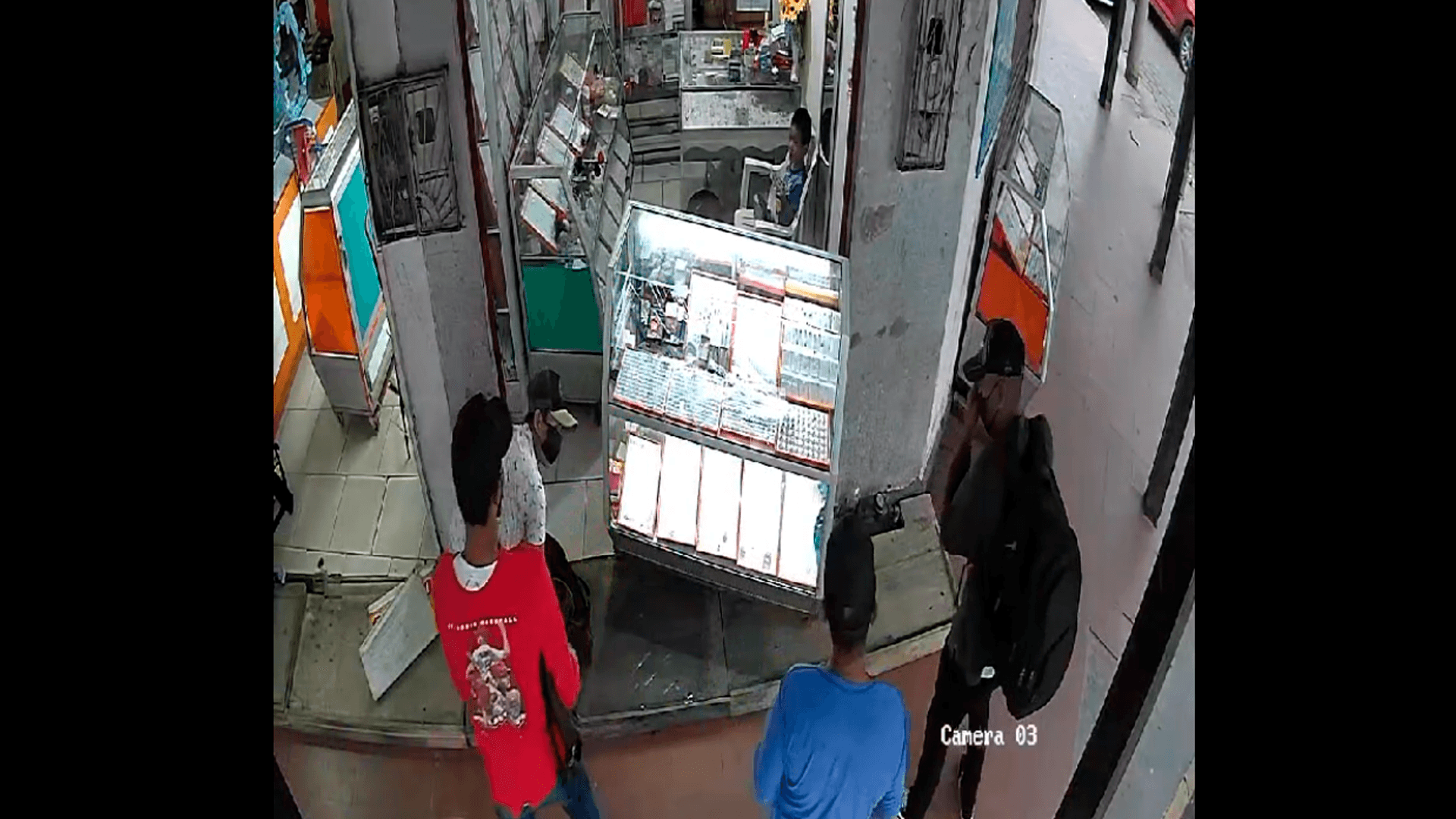 Atraco en la calle Charcas: video capta el momento del robo