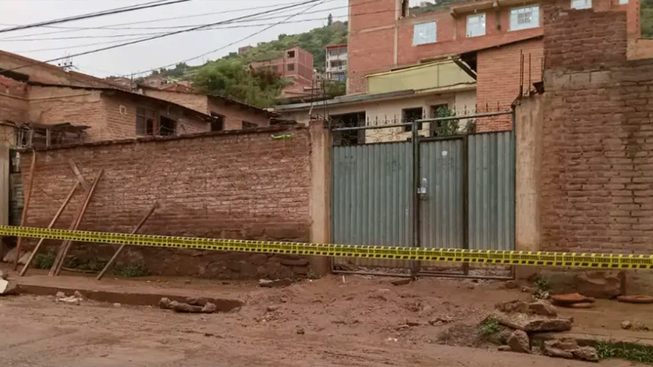 Cochabamba: Familias desalojan viviendas en la OTB Nuevo Amanecer por riesgos de hundimientos