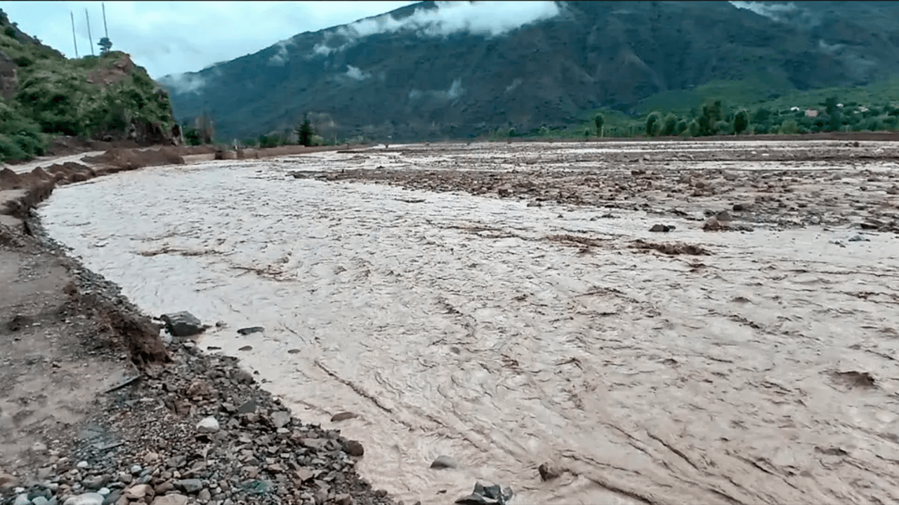 Desborde de ríos, inundaciones y deslizamientos afectan a la zona andina de Cochabamba