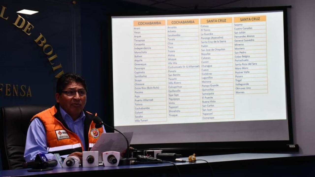 Bolivia advierte que el país ingresa en un periodo "extremadamente crítico" por lluvias
