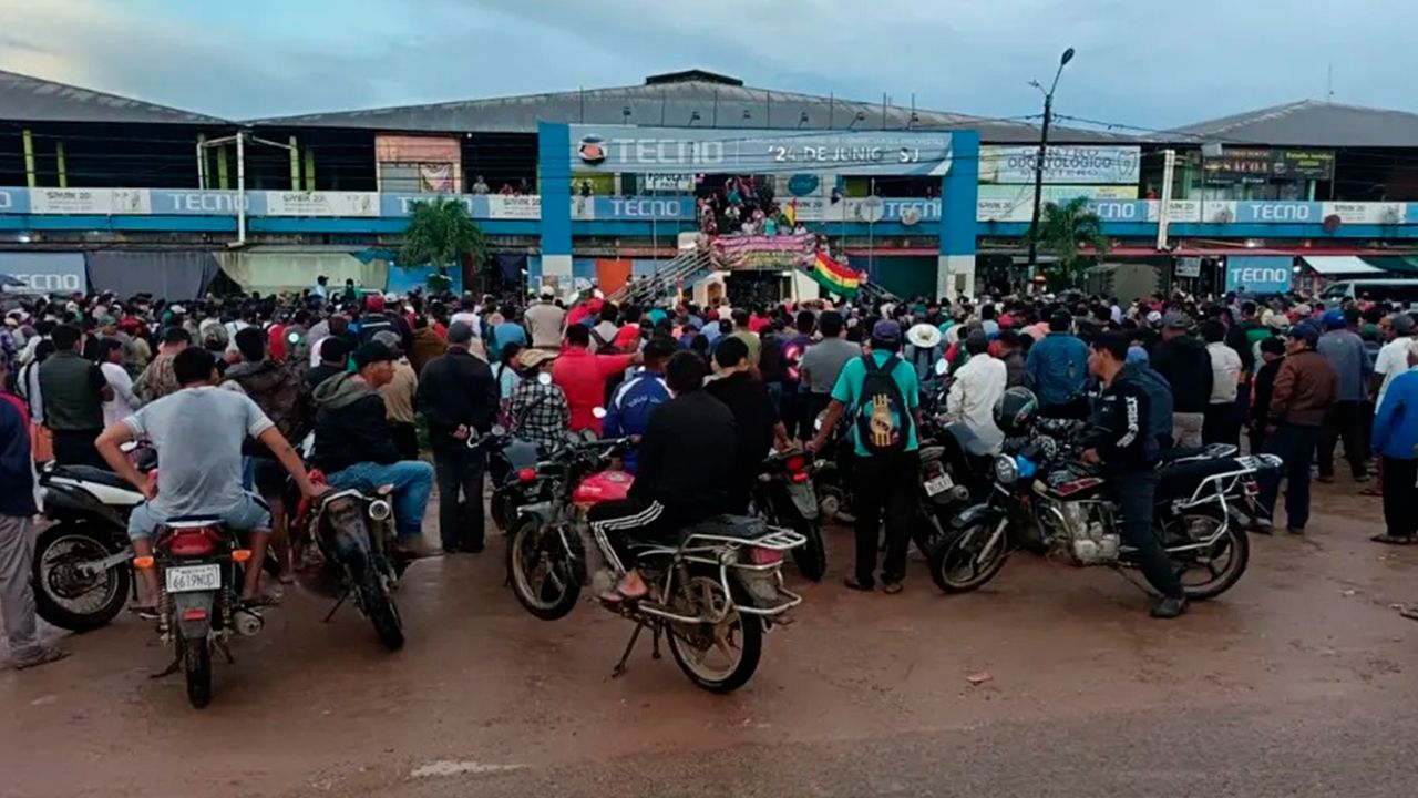 Productores de San Julián deciden tomar silos de Emapa y trancas en señal de protesta
