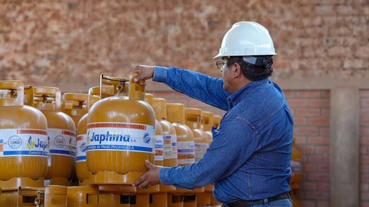 YPFB despacha 45.000 garrafas de GLP día para La Paz e insta a adquirir de puntos de distribución continua