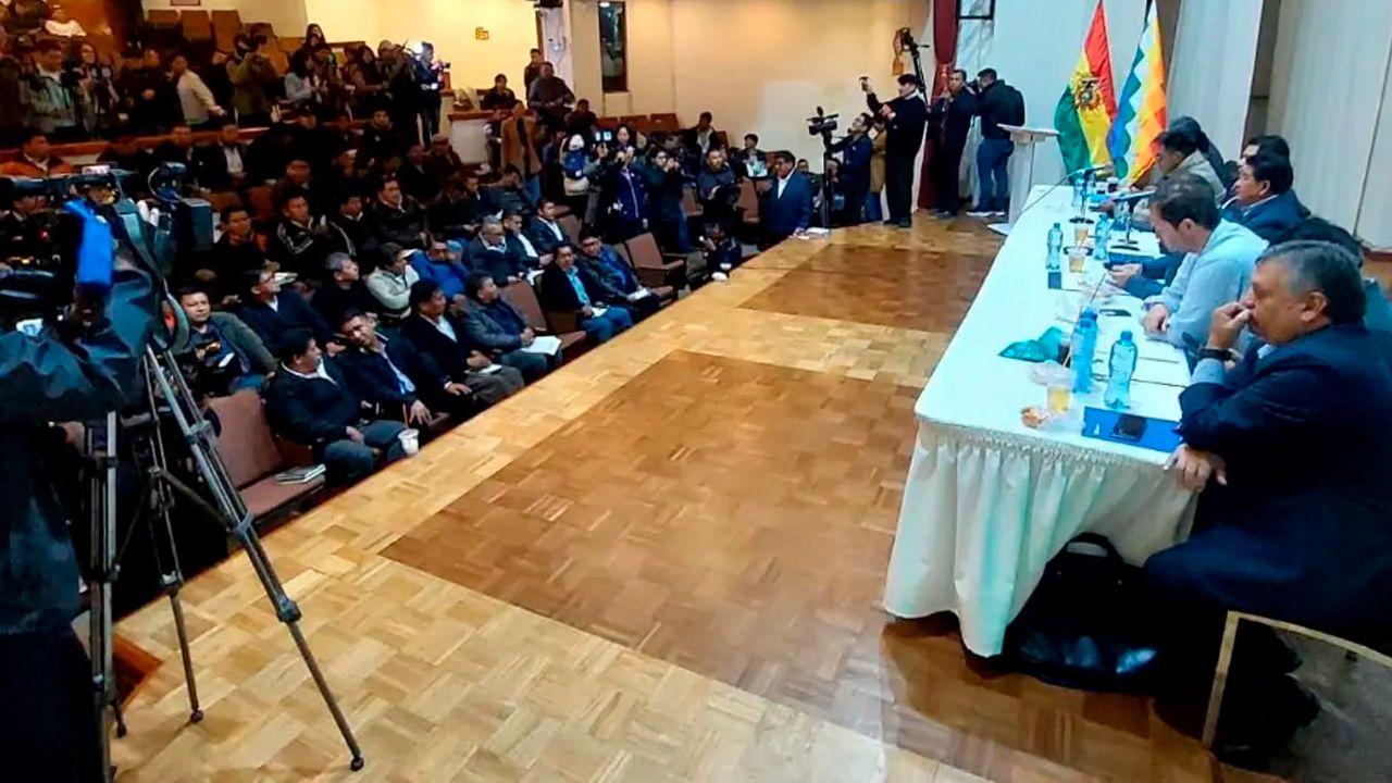 Choferes expulsan al presidente de ABC en tensa reunión con el Gobierno
