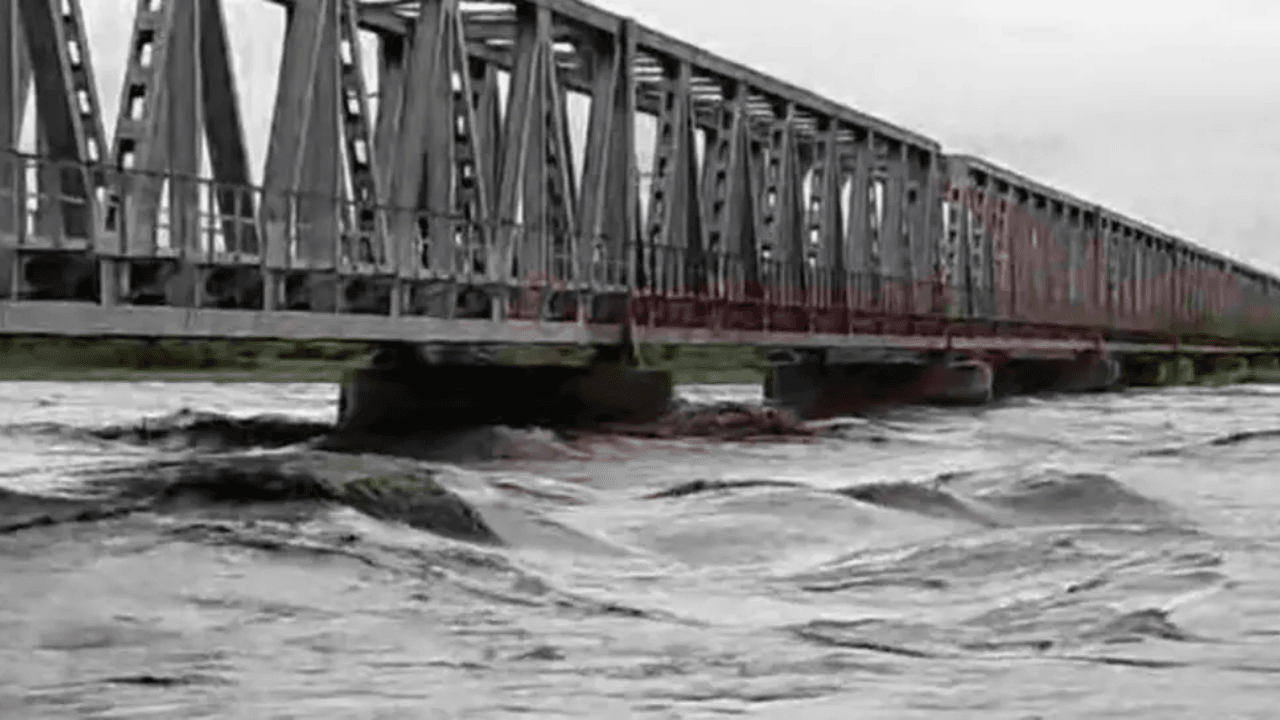 Puerto Pailas enfrenta severas inundaciones tras desborde del río Grande