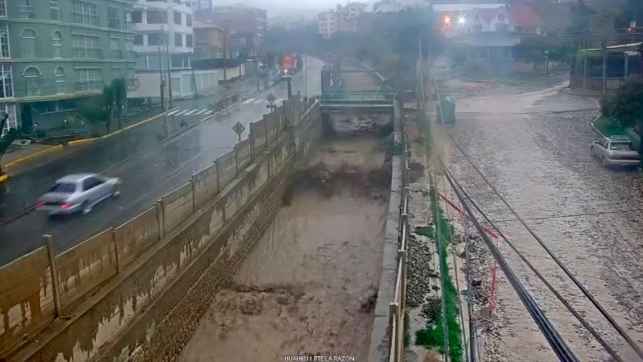 La Paz enfrenta 55 emergencias por lluvias y granizadas