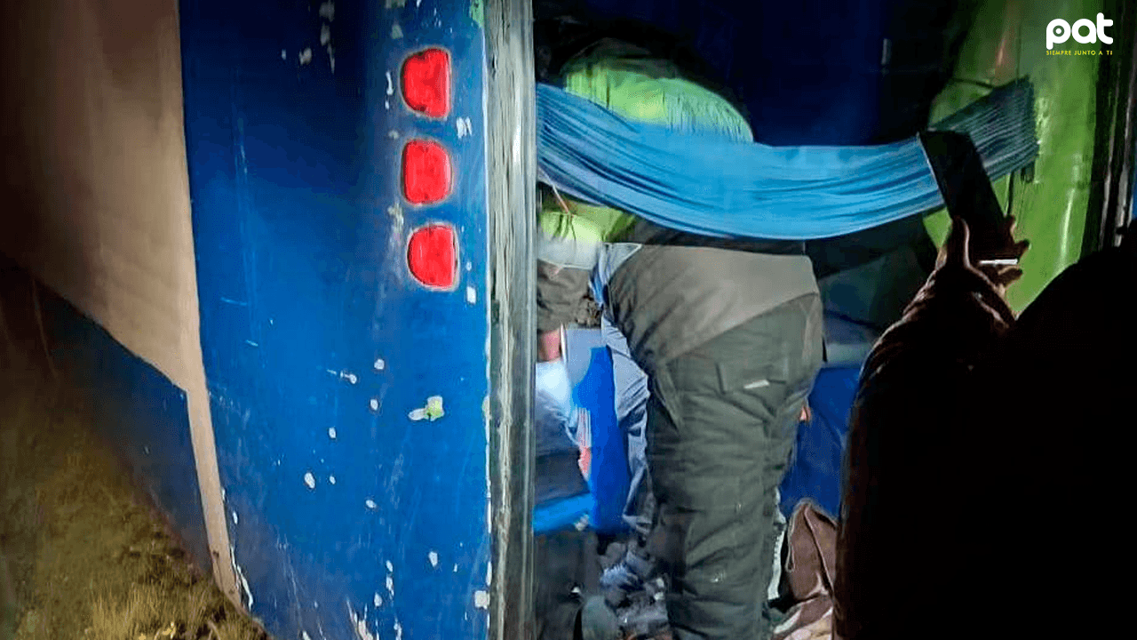 Choque entre bus y camión en la carretera La Paz-Oruro deja 12 heridos