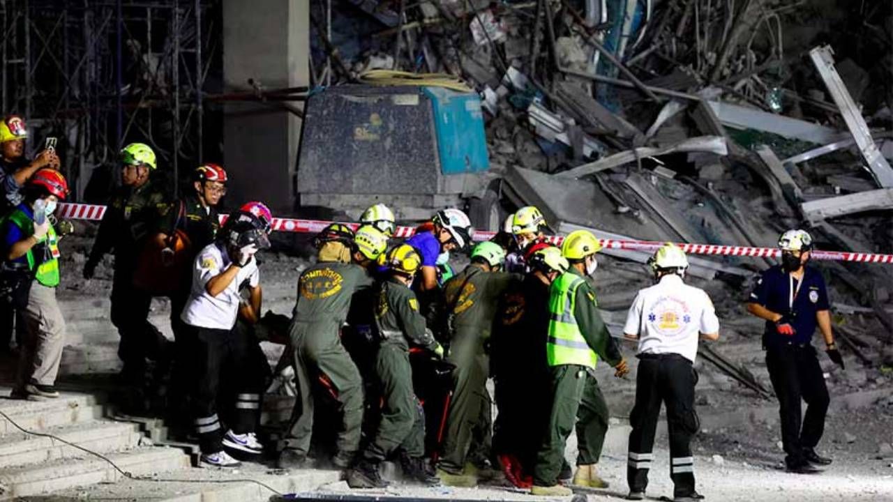 Terremoto en Myanmar y Tailandia: Más de 140 muertos y buscan signos de vida bajo los escombros