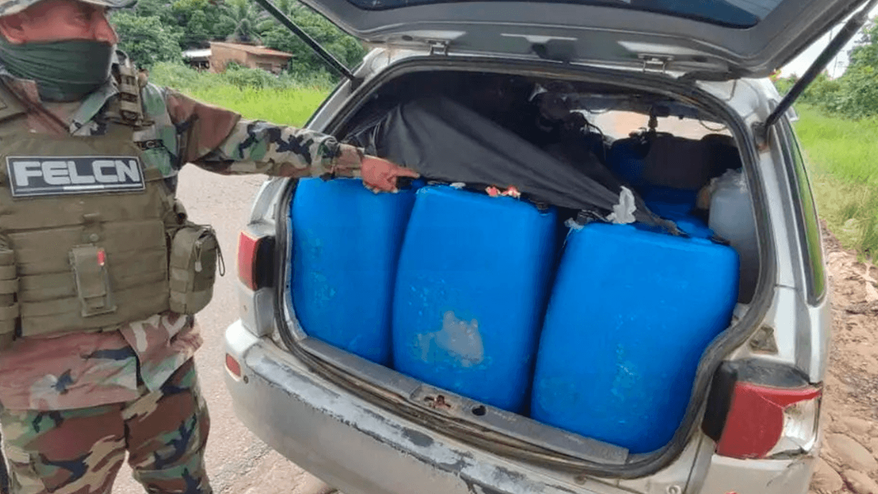 Emboscada en Yapacaní deja dos aprehendidos tras decomiso de gasolina