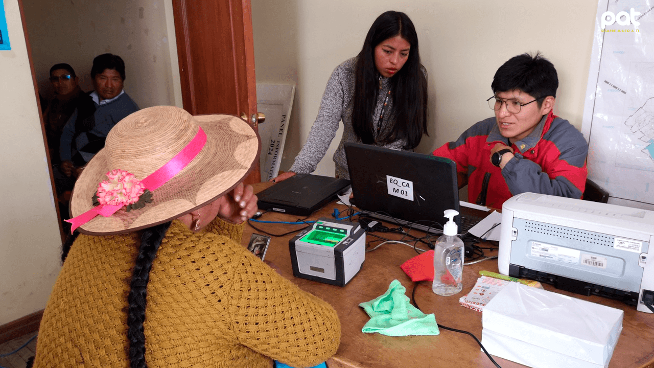 Punto de registro electoral en la Subalcaldía del Distrito 8 de El Alto