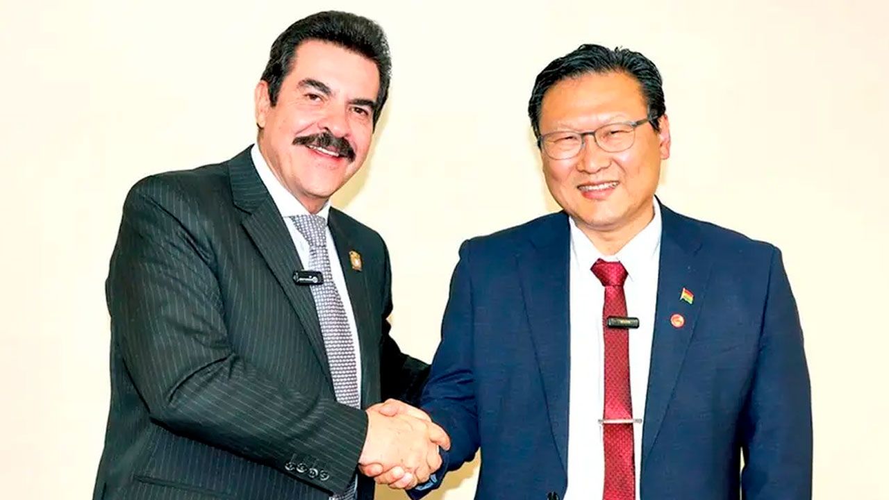 Manfred y Chi buscan consenso para definir candidatura única